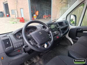 Peugeot Boxer 2.2 BlueHDi 120 L2H2 Premium