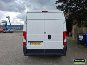 Peugeot Boxer 2.2 BlueHDi 120 L2H2 Premium