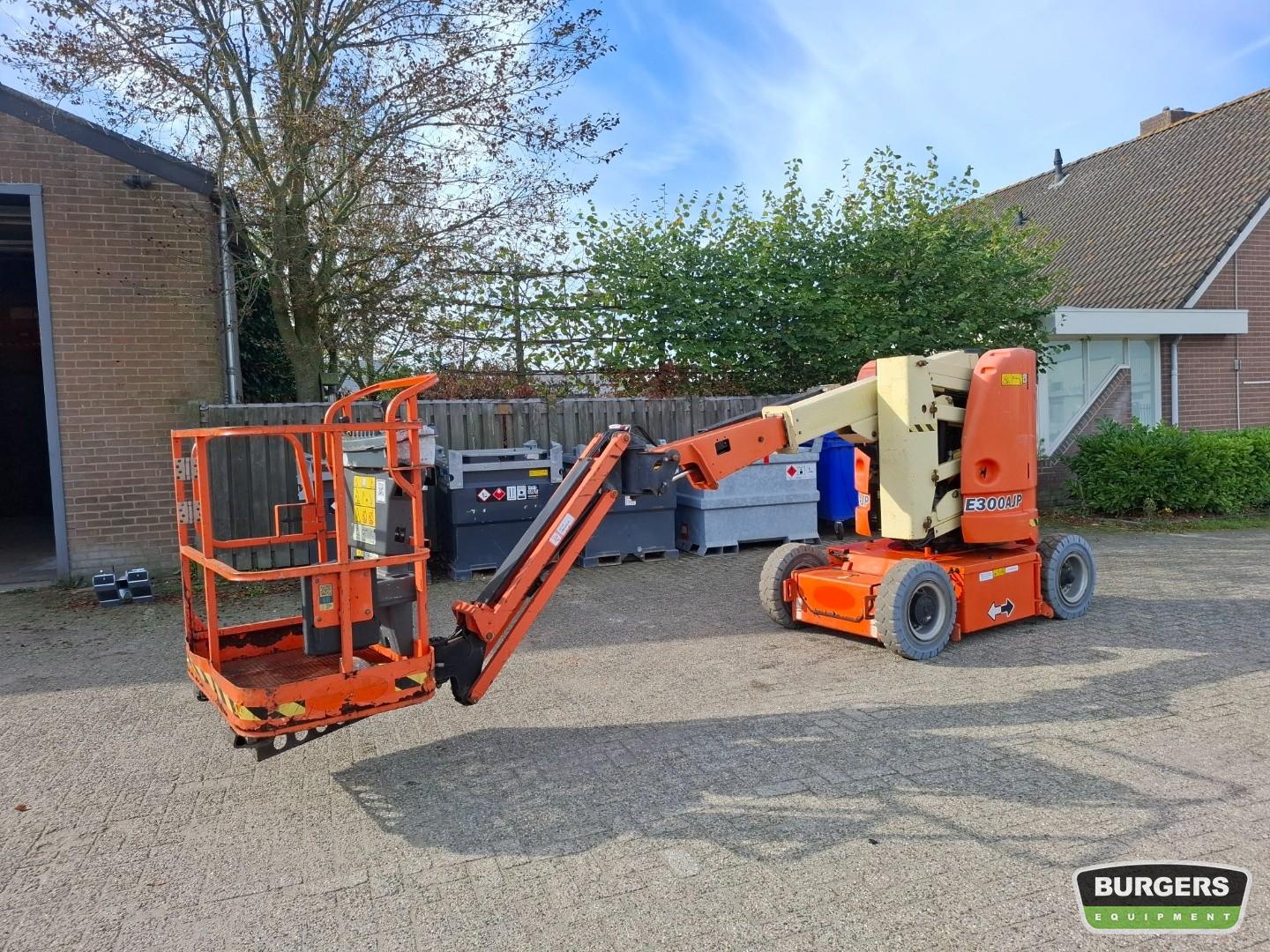 JLG E300 AJP